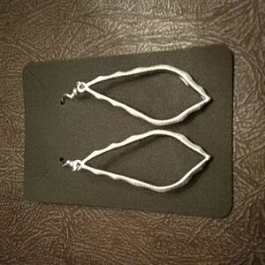 ❄️Large Silver Tone Dangle Earrings ❄️ Winter Sale ❄️